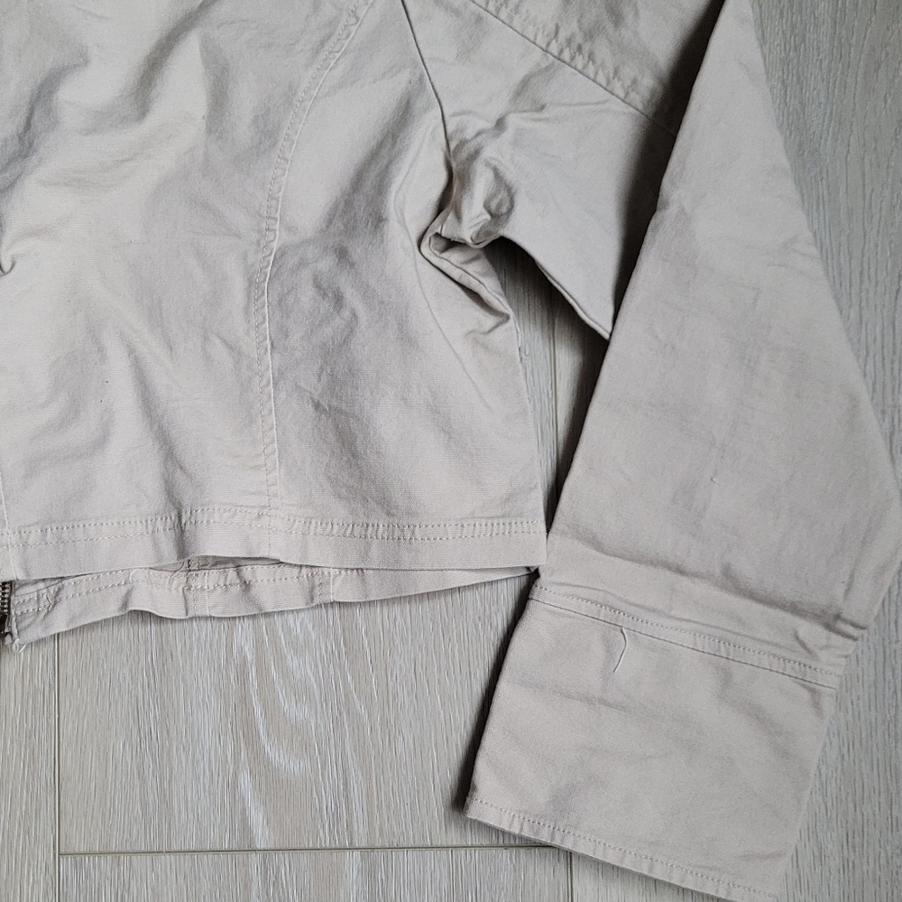Buttons jacket - Picture 8 of 9